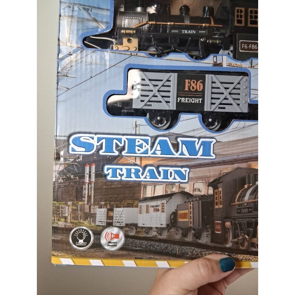 Deluxe Train Set Steam Style Engine with Tracks Battery Operated Toy Model Boys - Picture 3 of 8